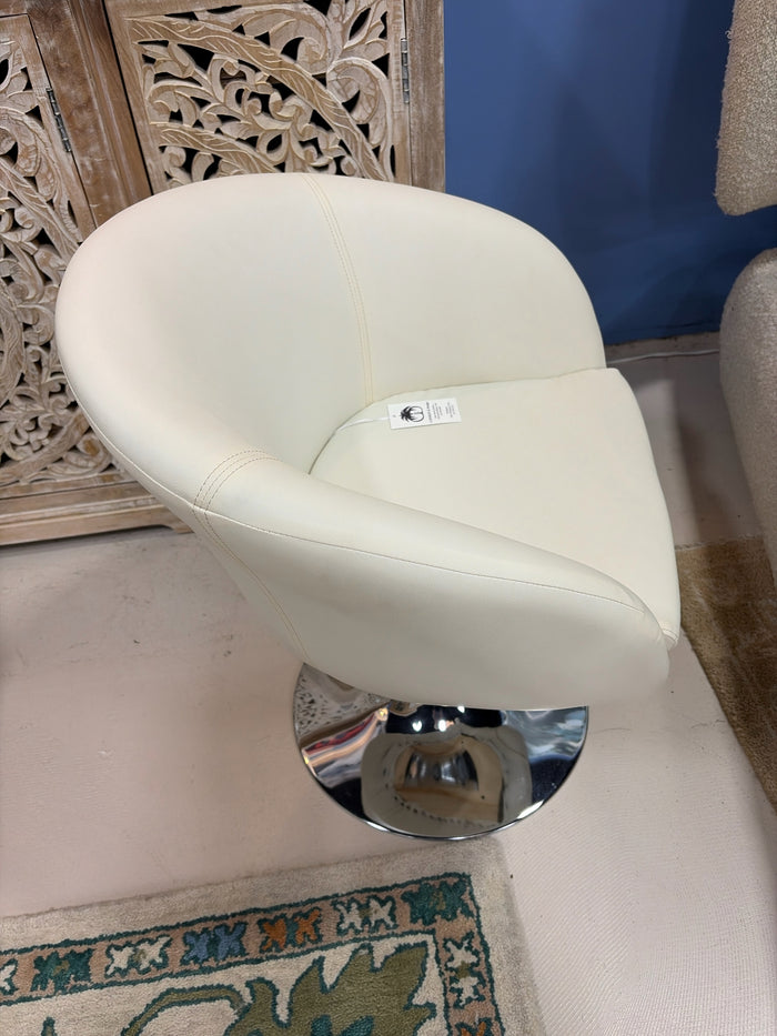 BUCKET SEAT SWIVEL CHAIR WHITE FAUX LEATHER CHROME BASE