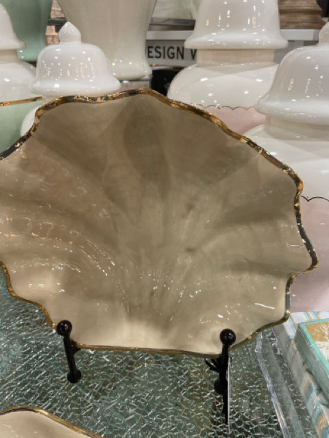 CLAM SHELL BOWL WITH 22K GOLD ACCENT BEIGE LARGE