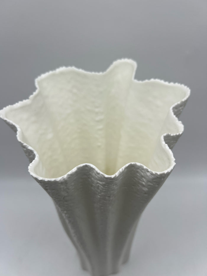 VASE WHITE TEXTURED