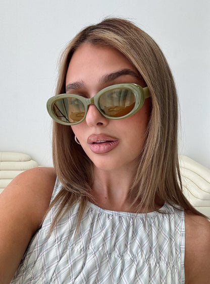 Full Of Wonder Sunglasses Olive