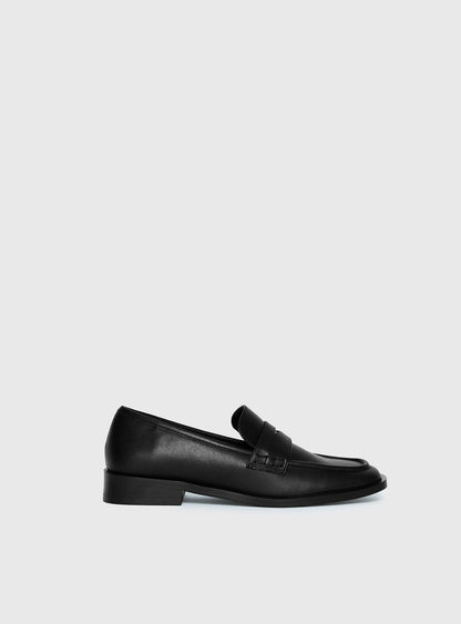 Ratana Flat Loafers Black