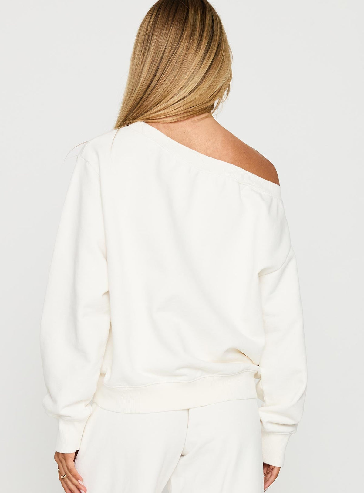 Wellness Off The Shoulder Jumper Washed White