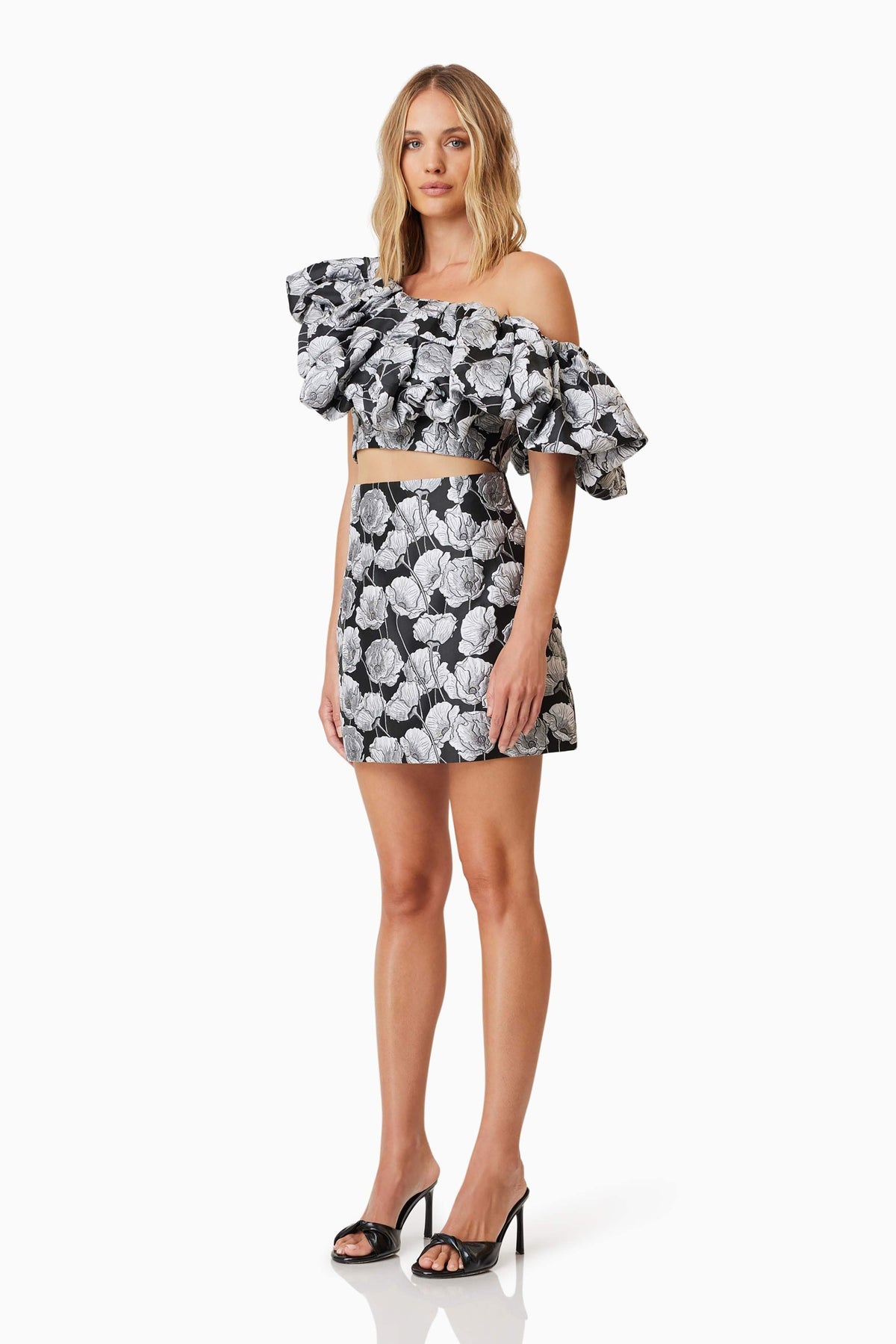 Willow Set In Black