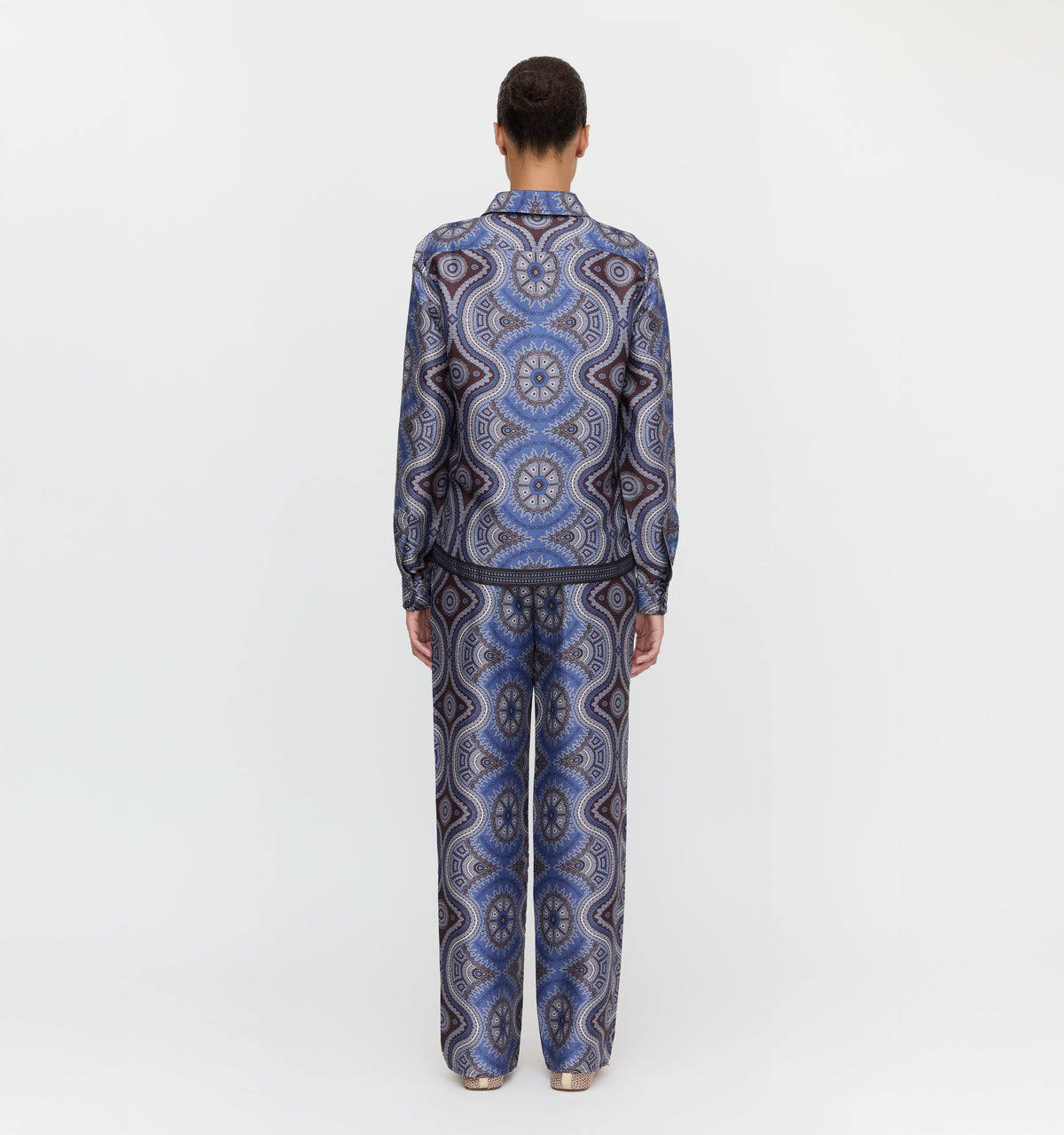 The Taylor Pant - Brown Cobalt Medallion