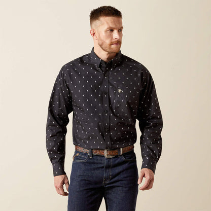 Ariat Men's L/S Classic Fit Diamond Print Button Down Shirt in Black