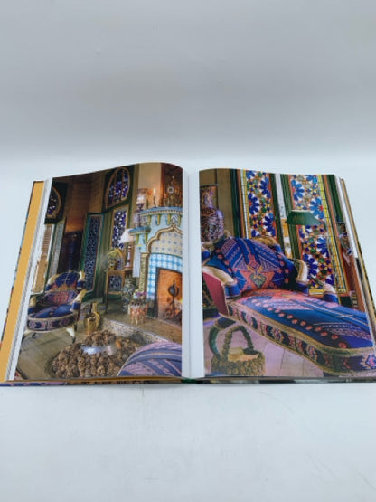 COFFEE TABLE BOOK BOLD LIVING