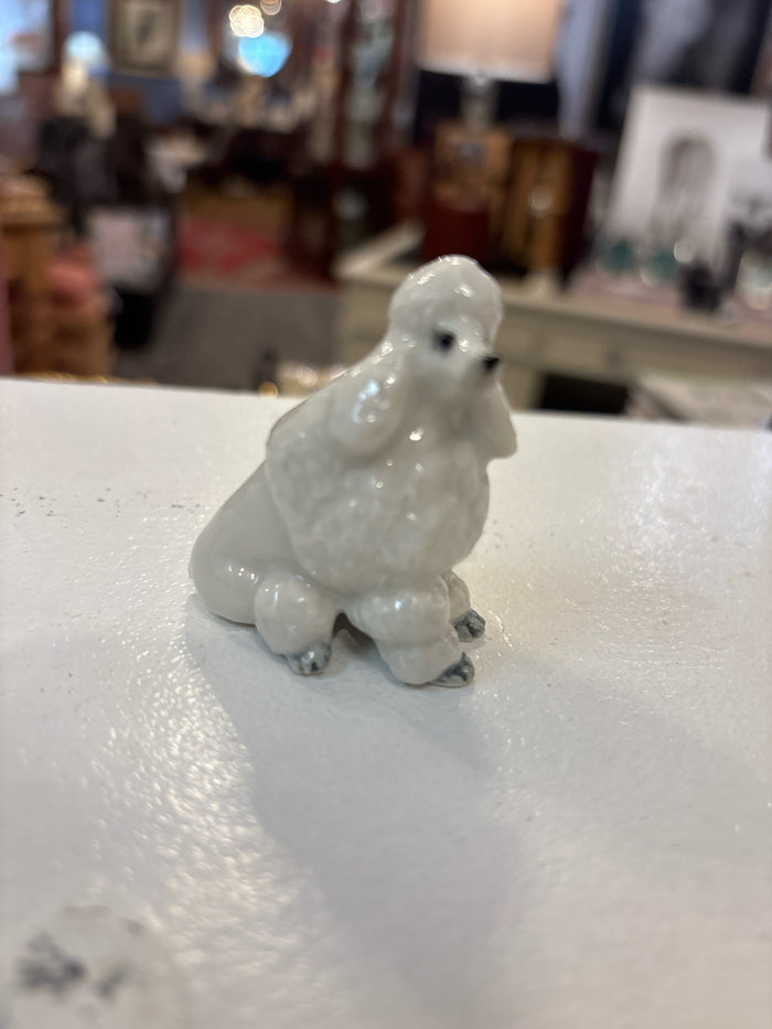 COLLECTIBLE PORCELAIN POODLE