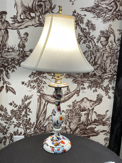 MACKENZIE CHILDS TABLE LAMP WHITE FLORAL DESIGN GOLD HARDWARE