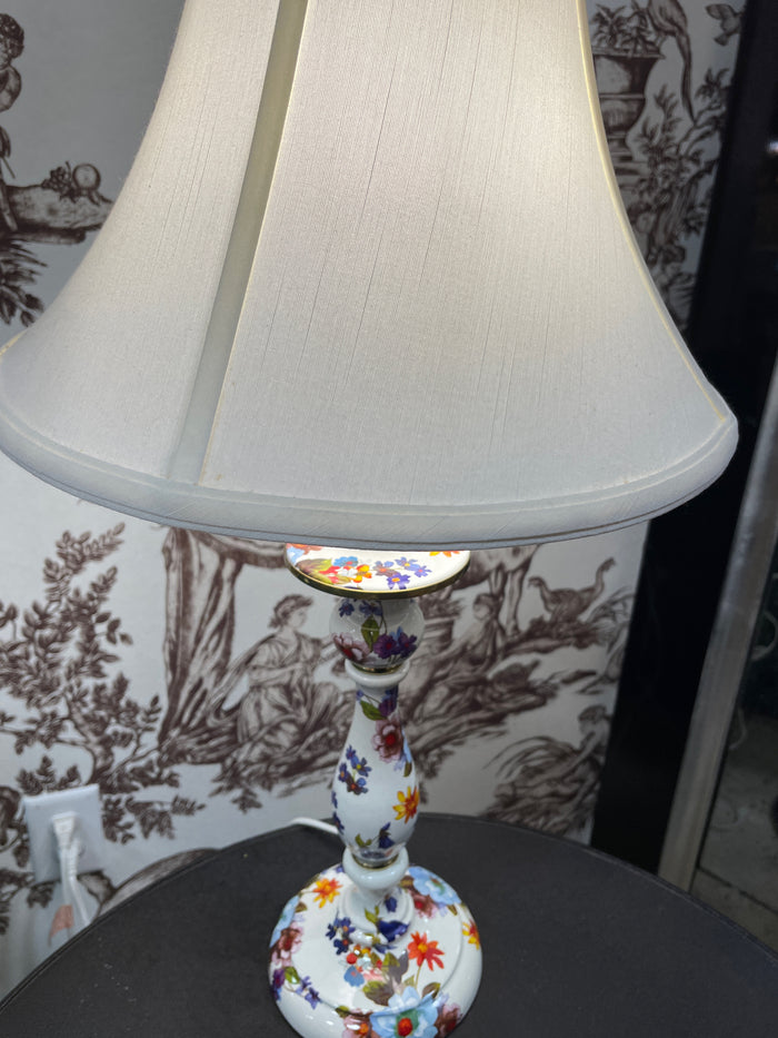MACKENZIE CHILDS TABLE LAMP WHITE FLORAL DESIGN GOLD HARDWARE