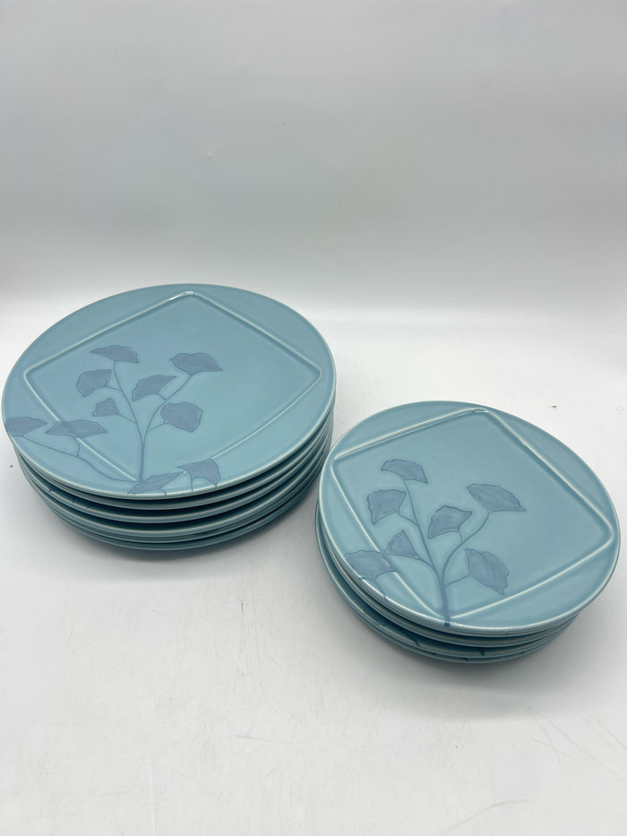 PIER 1 SET OF 12 PLATES BLUE WITH FLOWER DETAIL