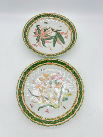 TWOS COMPANY SET OF 2 FLORAL PLATES