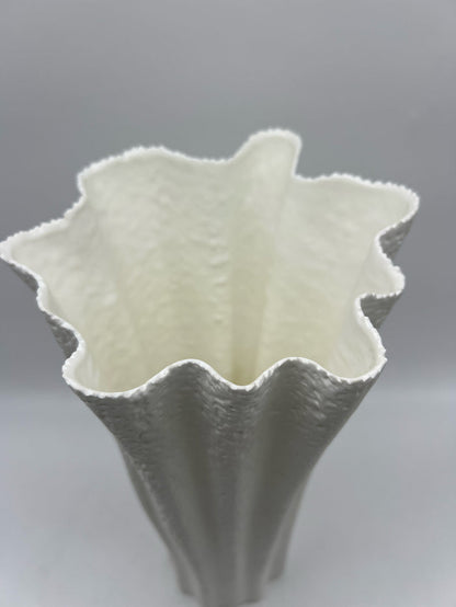VASE WHITE TEXTURED