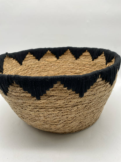 WEAVE BASKET RATAN WITH BLACK TRIANGLE DETAIL