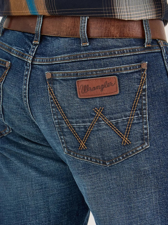 Wrangler Retro Men's Slim Fit Straight Leg Jean in Jasper